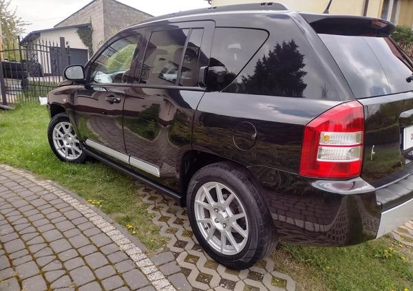 Jeep Compass cena 27990 przebieg: 213700, rok produkcji 2009 z Ćmielów małe 742